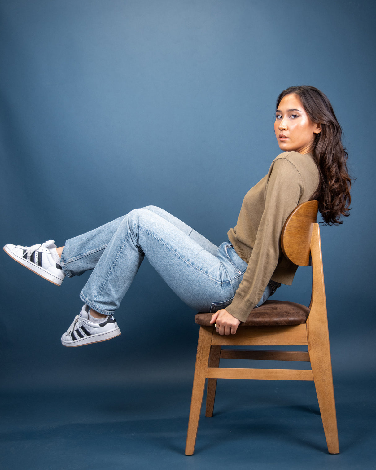 Maro | Massivholzstuhl mit gepolsterter Sitzfläche